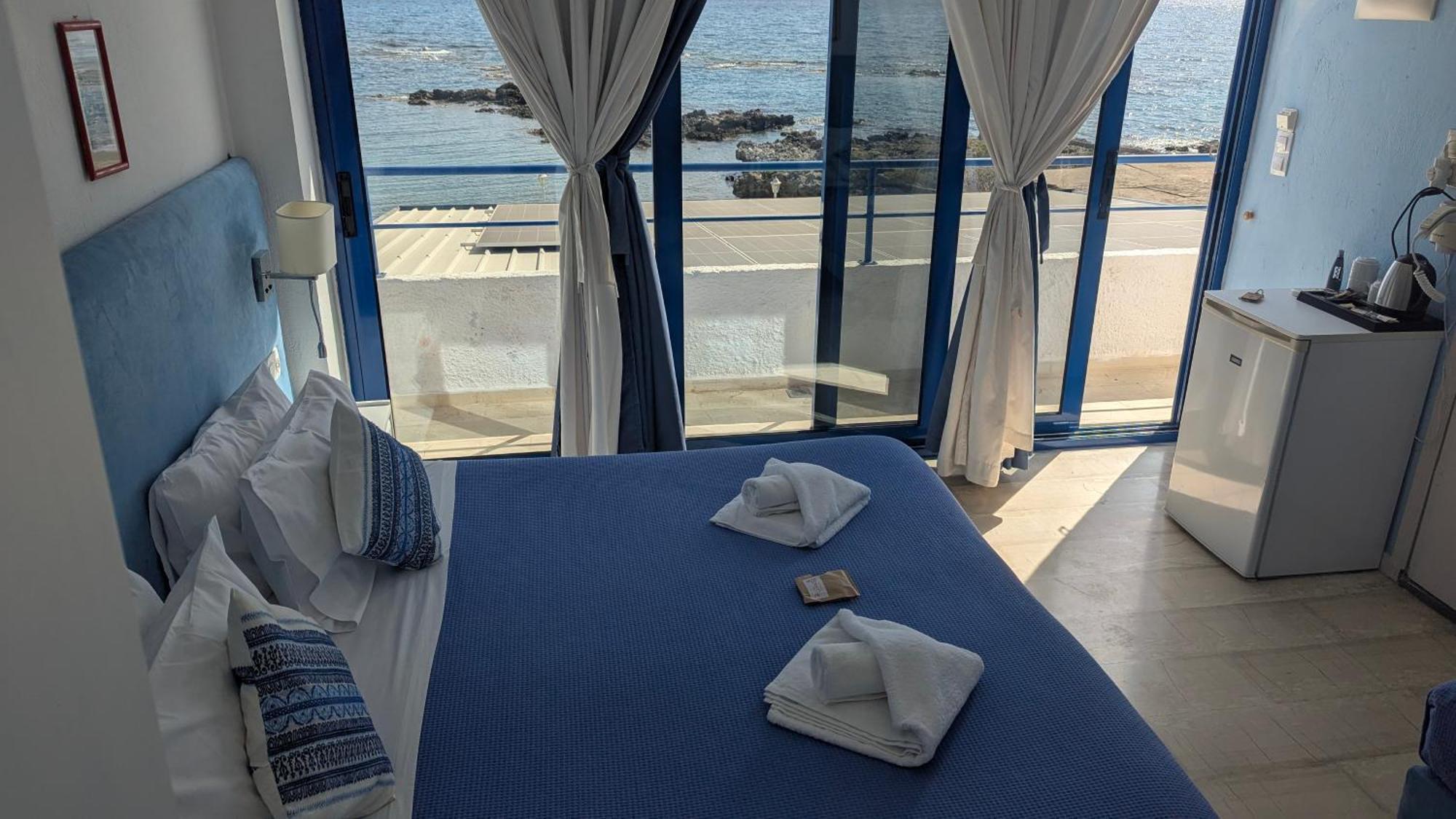 Coral Hotel Frangocastelo Bagian luar foto
